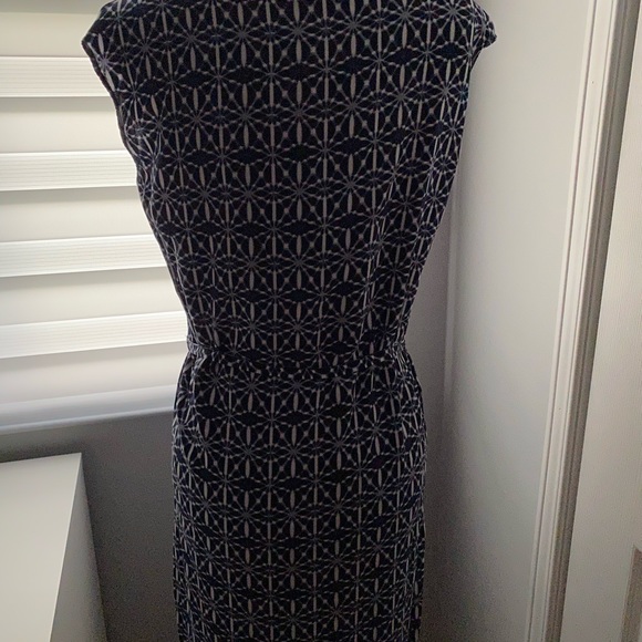 🌺 Joe Fresh Mid-length Dress with Pockets! - Picture 4 of 6